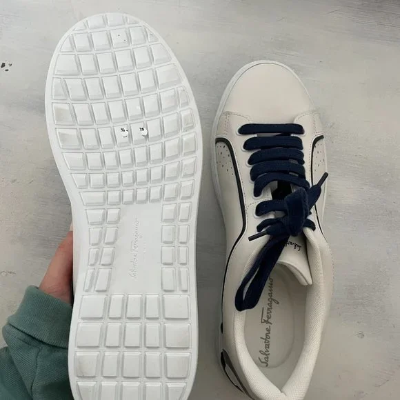 ❌SOLD❌Salvatore Ferragamo Manhattan Leather  Gancini-print Sneaker in White - Picture 9 of 9